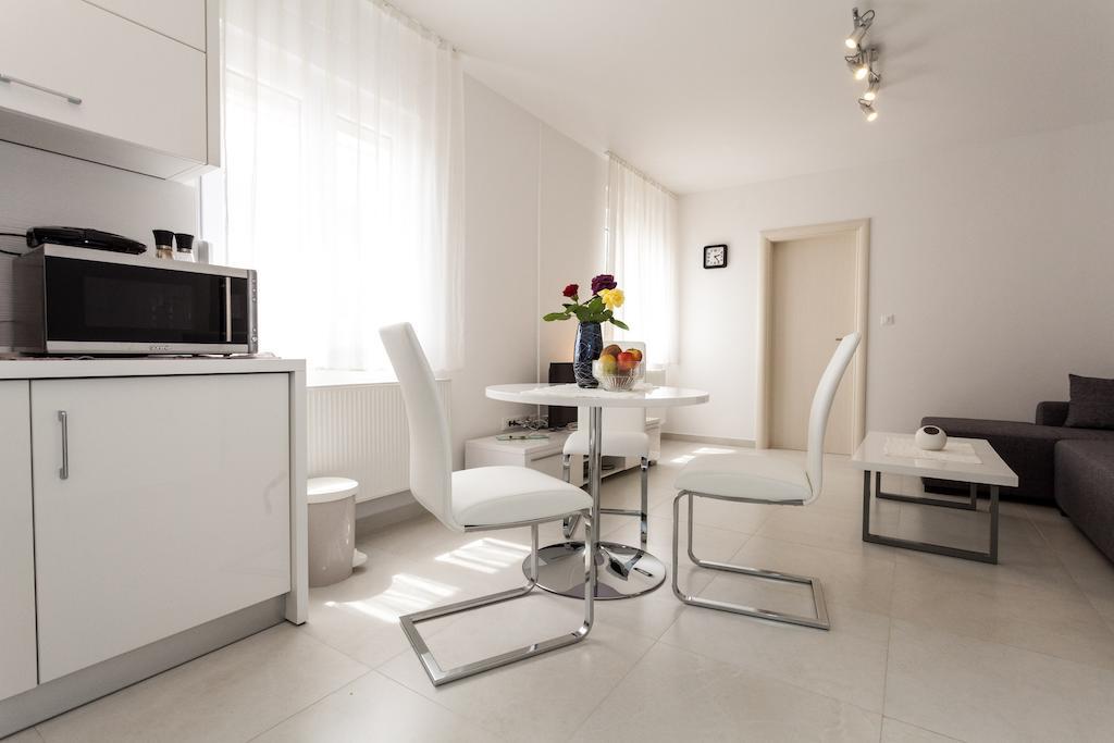 Beach Apartments Rafael Zadar Bagian luar foto